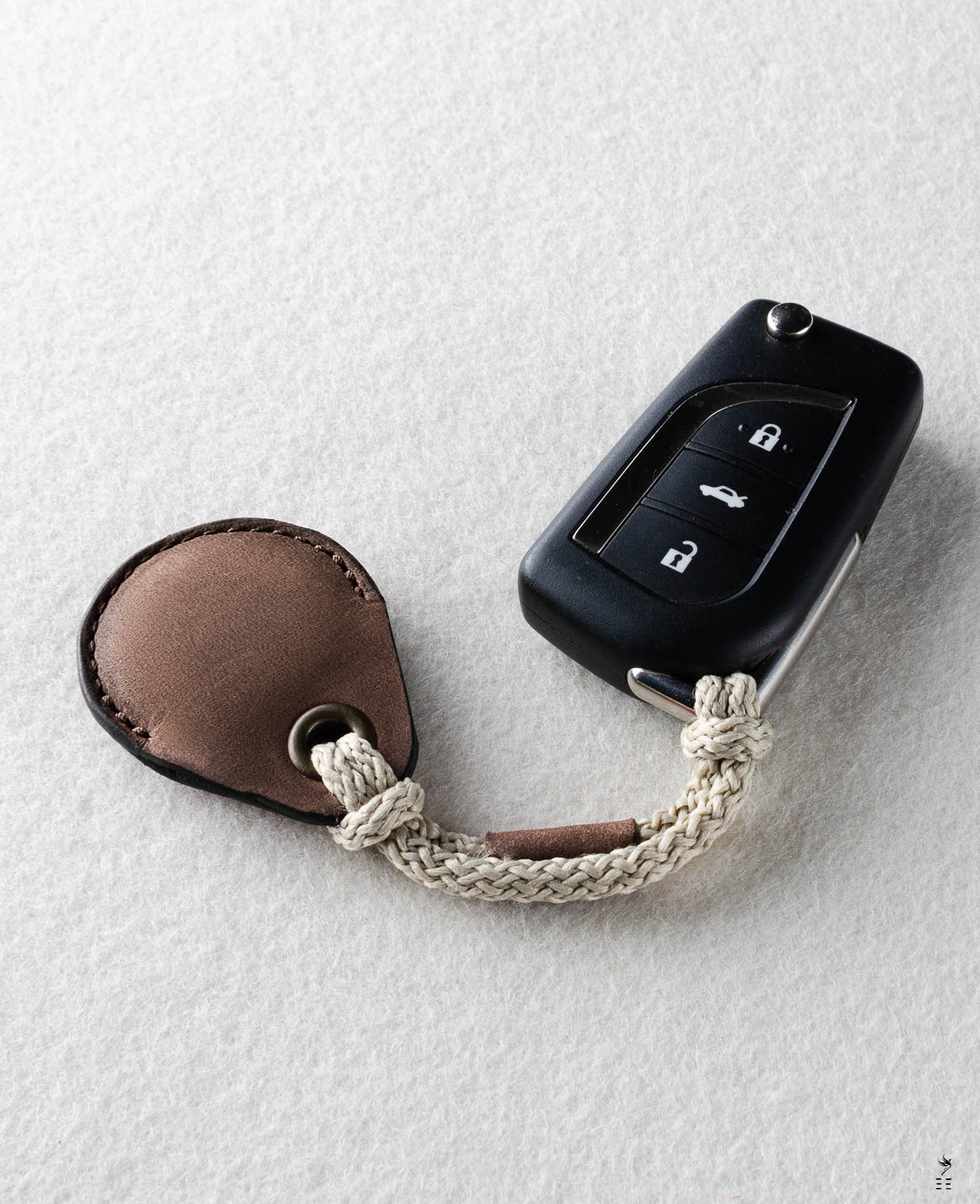 HOUSSE AIRTAG EN CUIR BOIS SAUVAGE