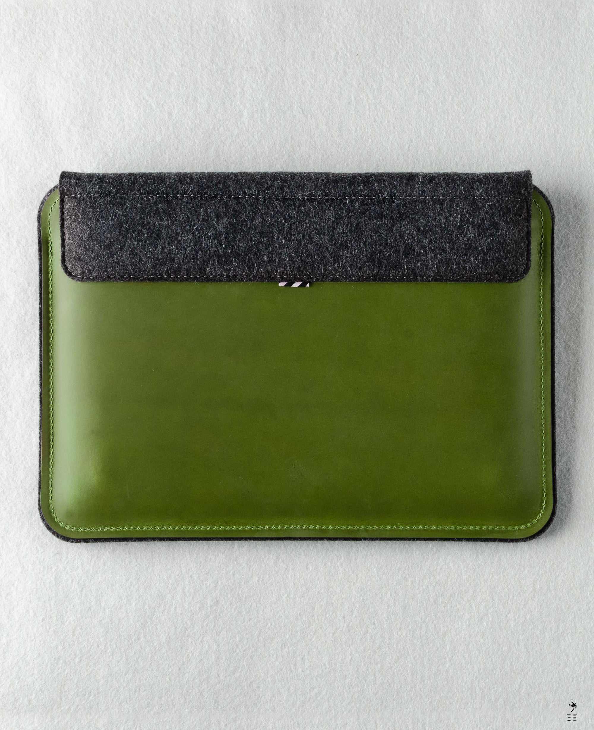 HOUSSE MACBOOK PRO/AIR EN CUIR⏐ALPINE GREEN